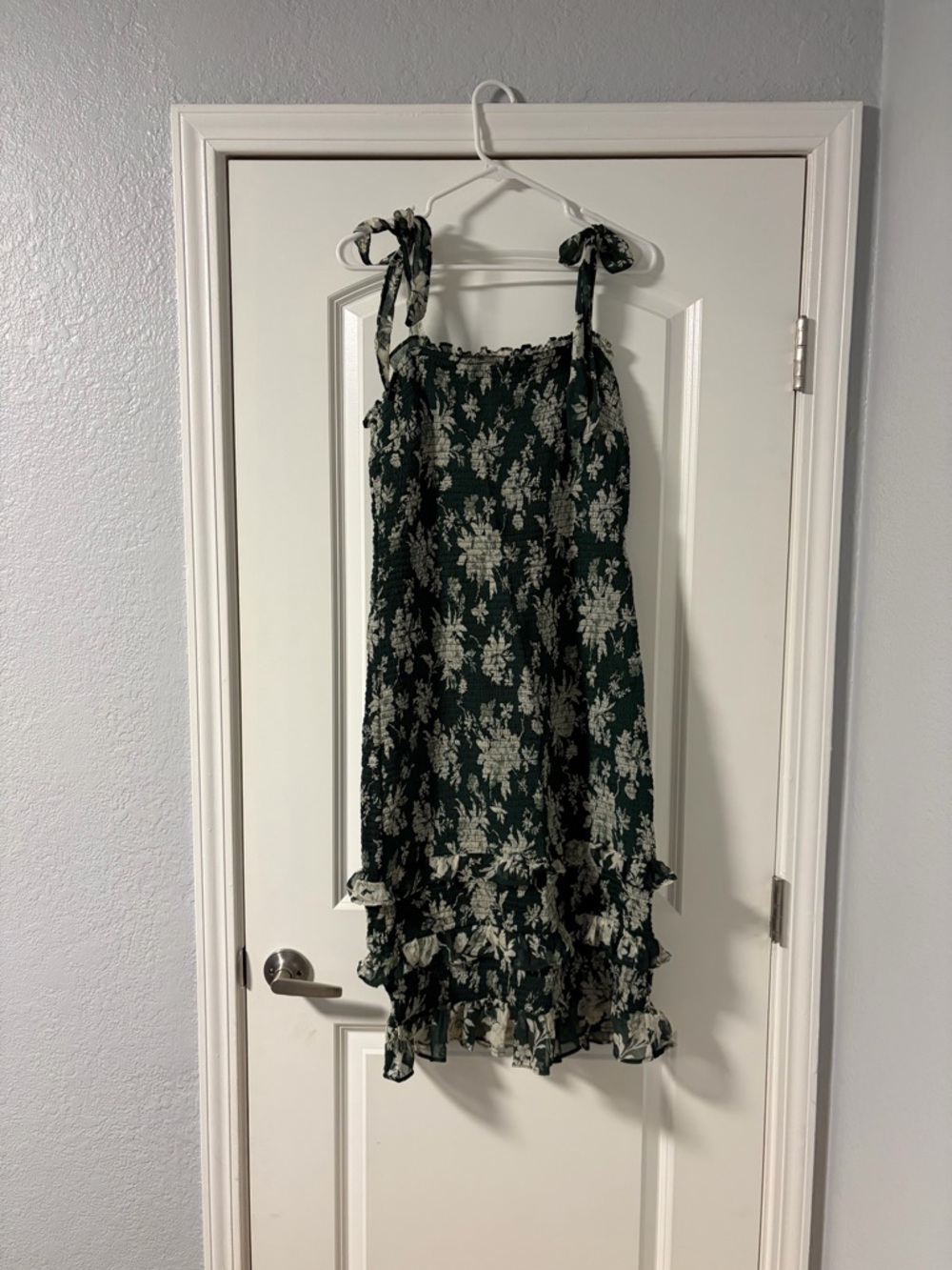 Abercrombie & Fitch Dark Green Floral Tie-Strap Dress